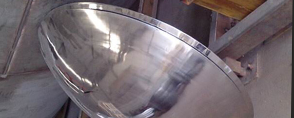Measures to prevent magnetization of stainless steel heads