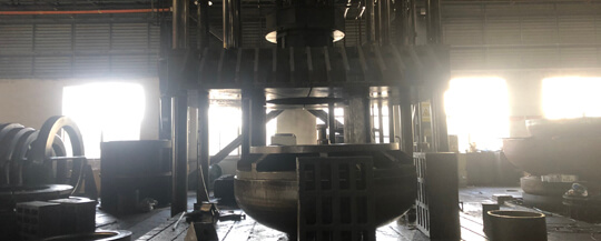 Mould pressing head