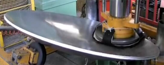 The method of spinning pressing head and moulding pressing head