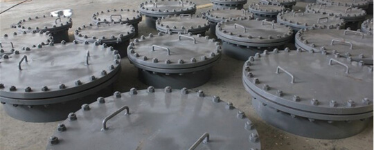 Manhole of dish head